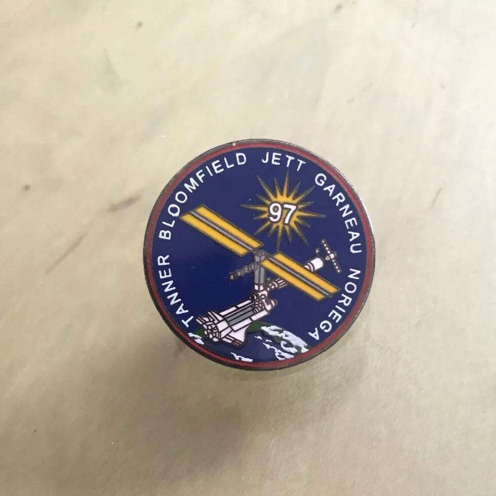 NASA STS-97 Space Mission 2000 Lapel Pin.